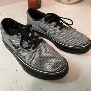 Women’s Nike Janoski Sneakers